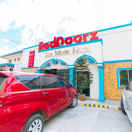 RedDoorz near Walking Street Angeles City Exterior foto